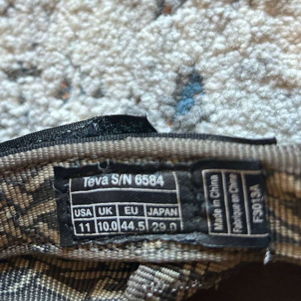 Tevas - Picture 3 of 3